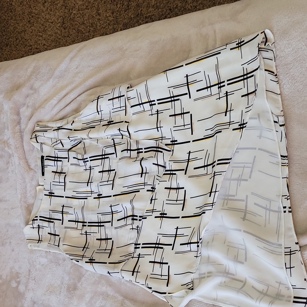 Withe blouse size XS (loose) - Picture 1 of 7